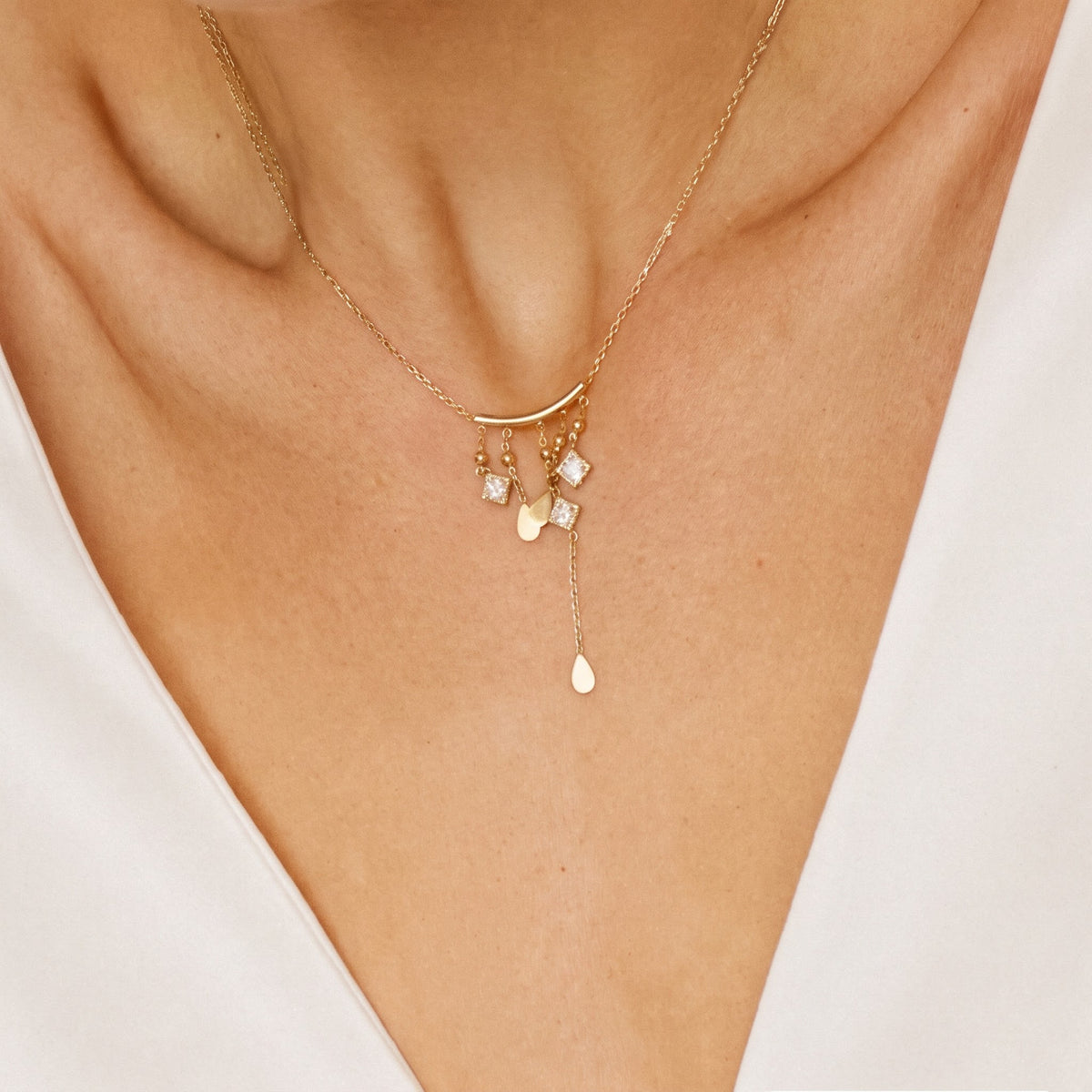 Zag Taverna Necklace