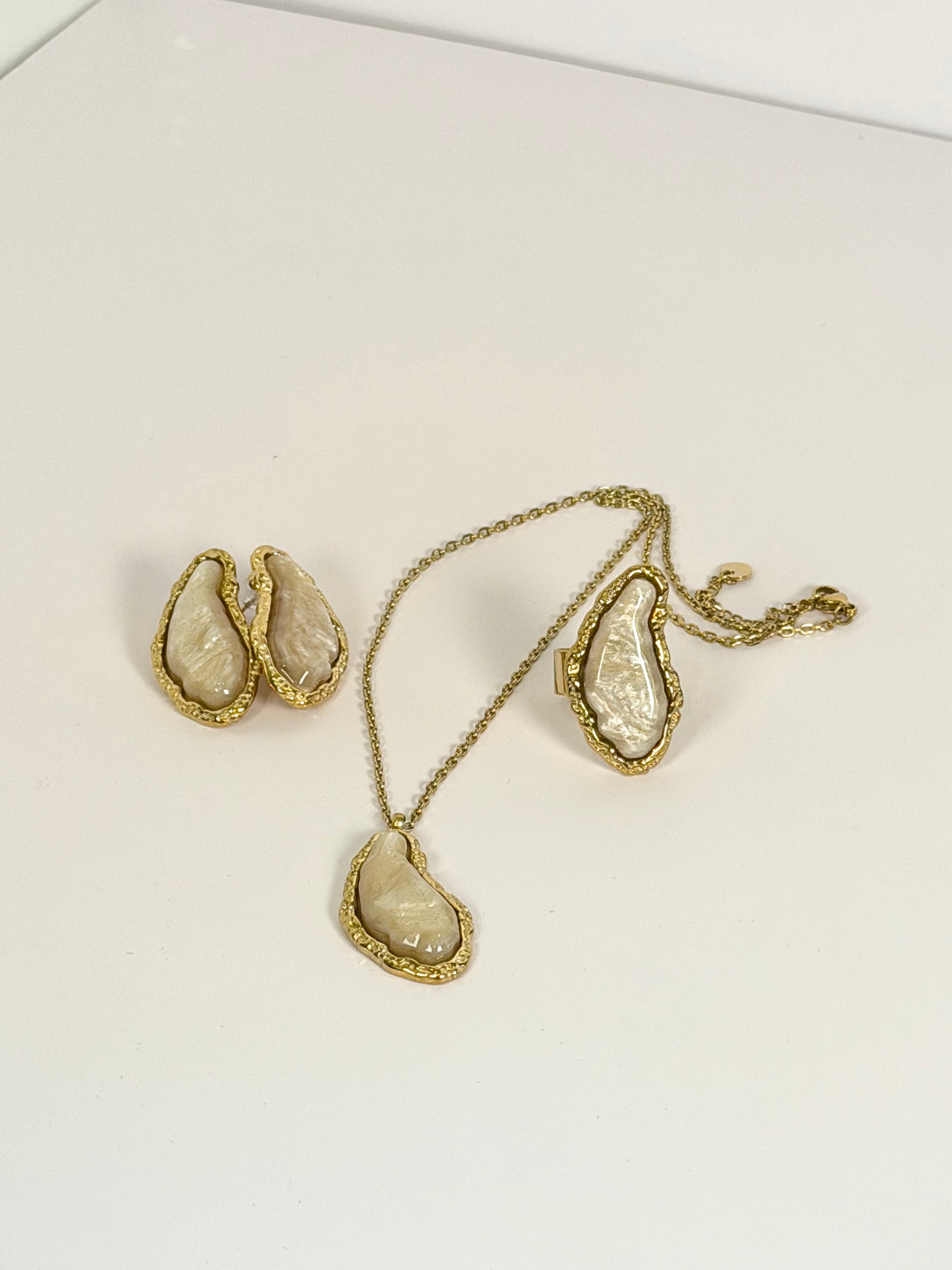 Necklace/Earrings/Ring