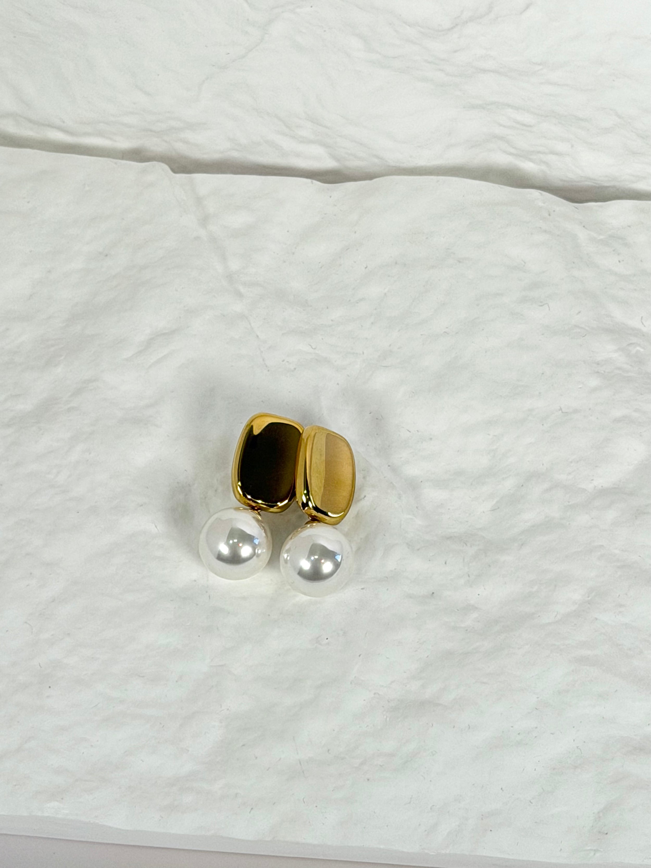 Gold Pearl Earrings